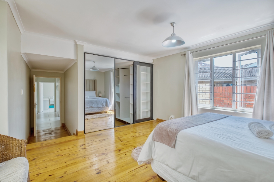 6 Bedroom Property for Sale in Summerstrand Eastern Cape